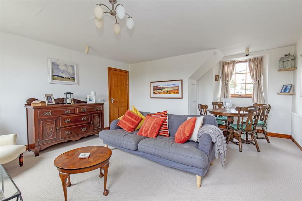 Reception Room-3.jpg