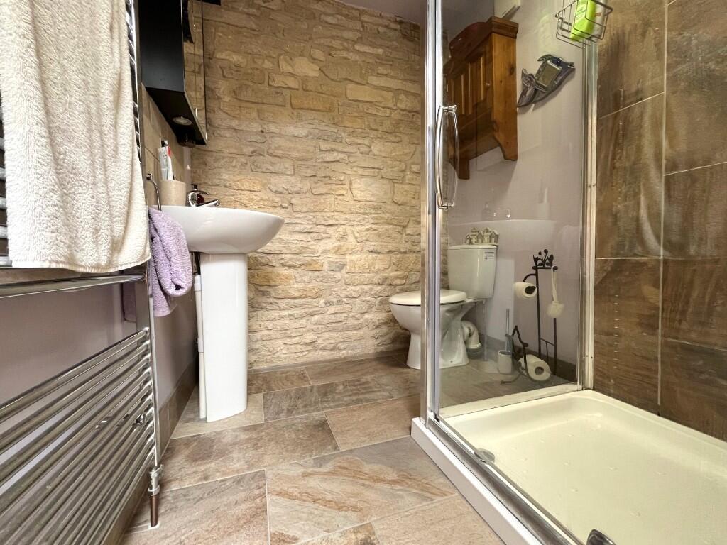 En-suite bedroom 1
