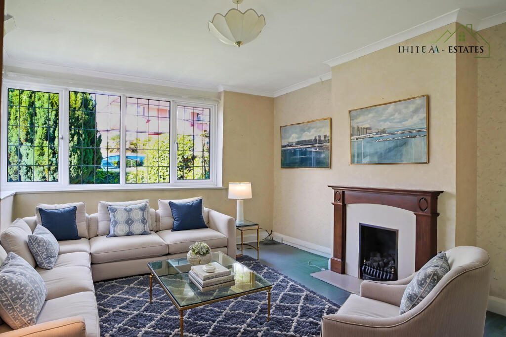 Staged Lounge