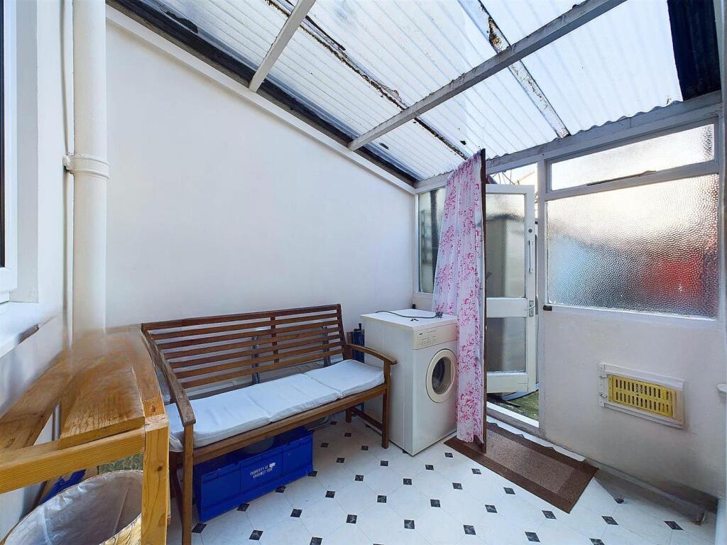 12 - Three Bed Terrace Franklyn Street.jpg