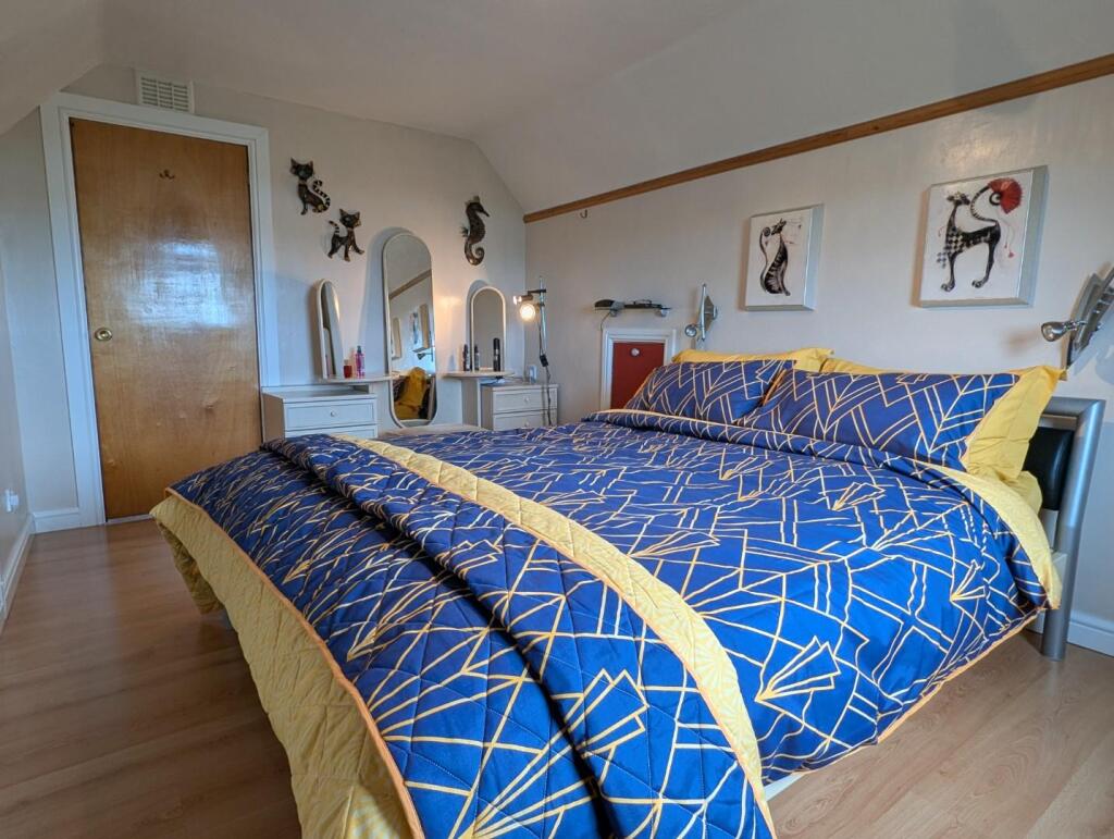 Bedroom One (2).jpg