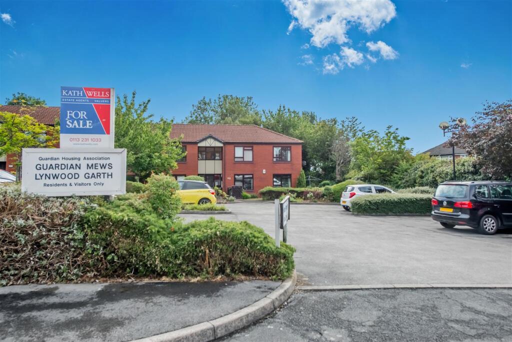 Resident &amp; Visitor Parking: