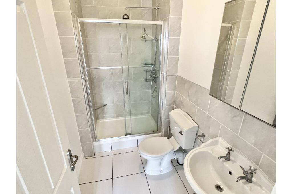En-suite Two