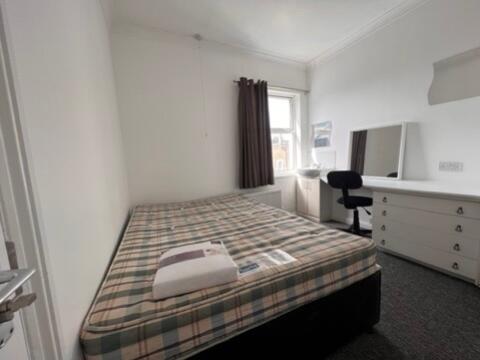 3 Totland Road - Bedroom 4 (1)