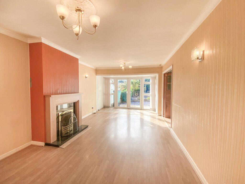 Grosvenor Avenue- Lounge