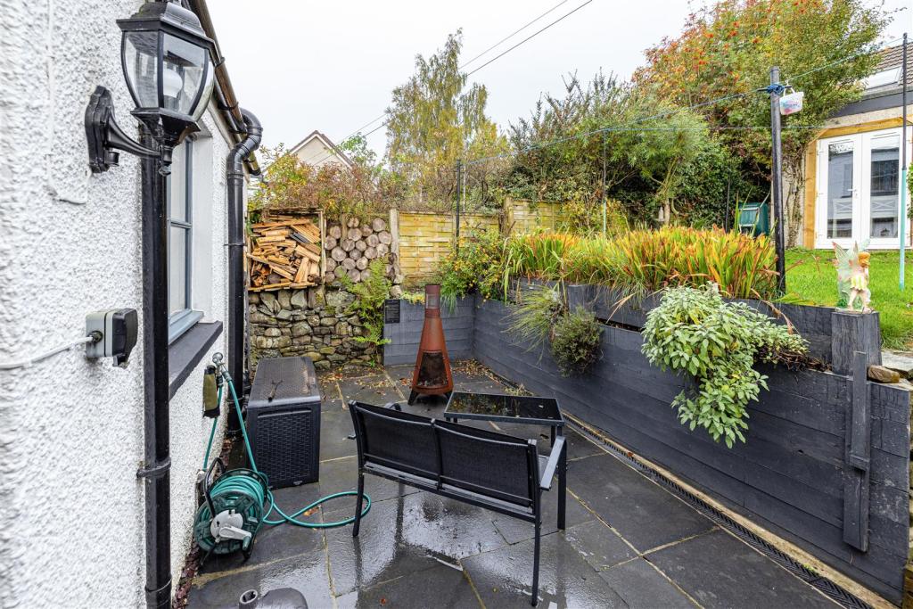 2 Smithy Row Clovenfords 24.JPG