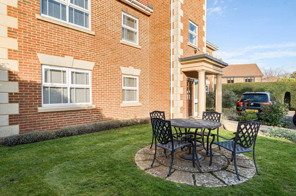 1373416-37-6909cf...