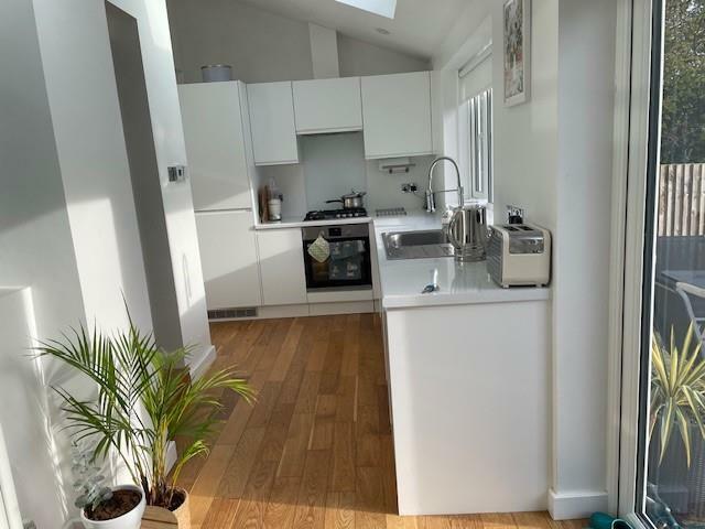 Kitchen 1.jpg
