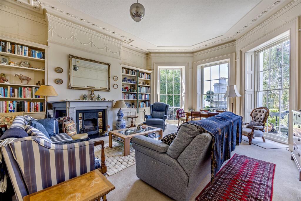 23' Drawing Room