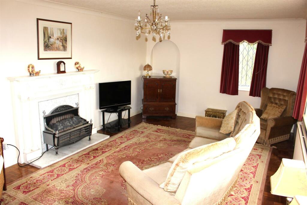 Rear Lounge