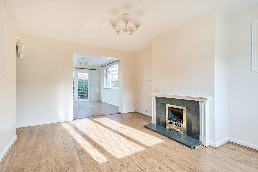 Lounge to Sun Roo...