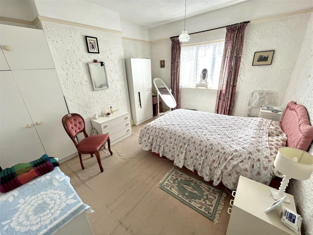 Bedroom 2.jpg
