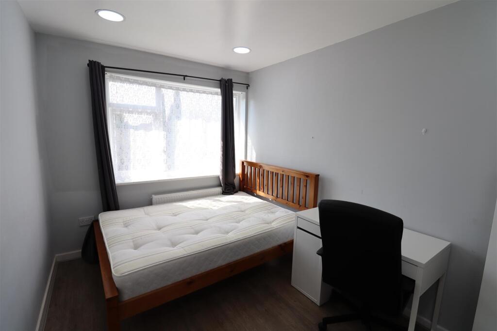 Double Bedroom 5