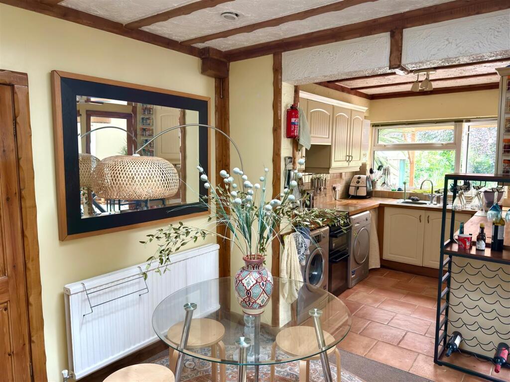 DINER KITCHEN.jpg