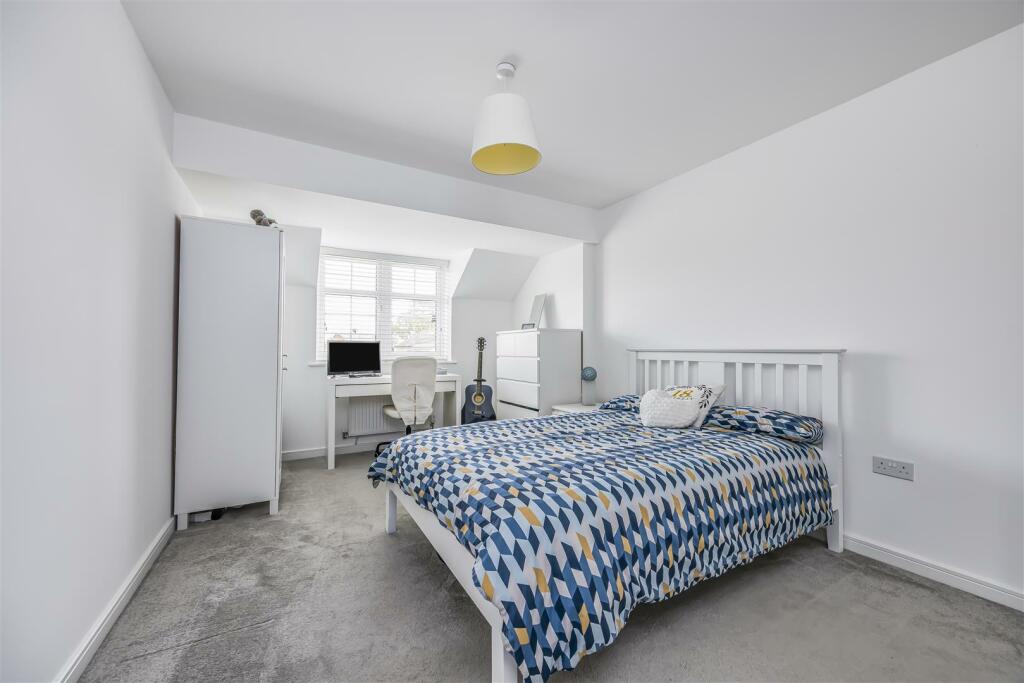 1 Foster Close, Emsworth-PorticoMarketing-Nexa-08.