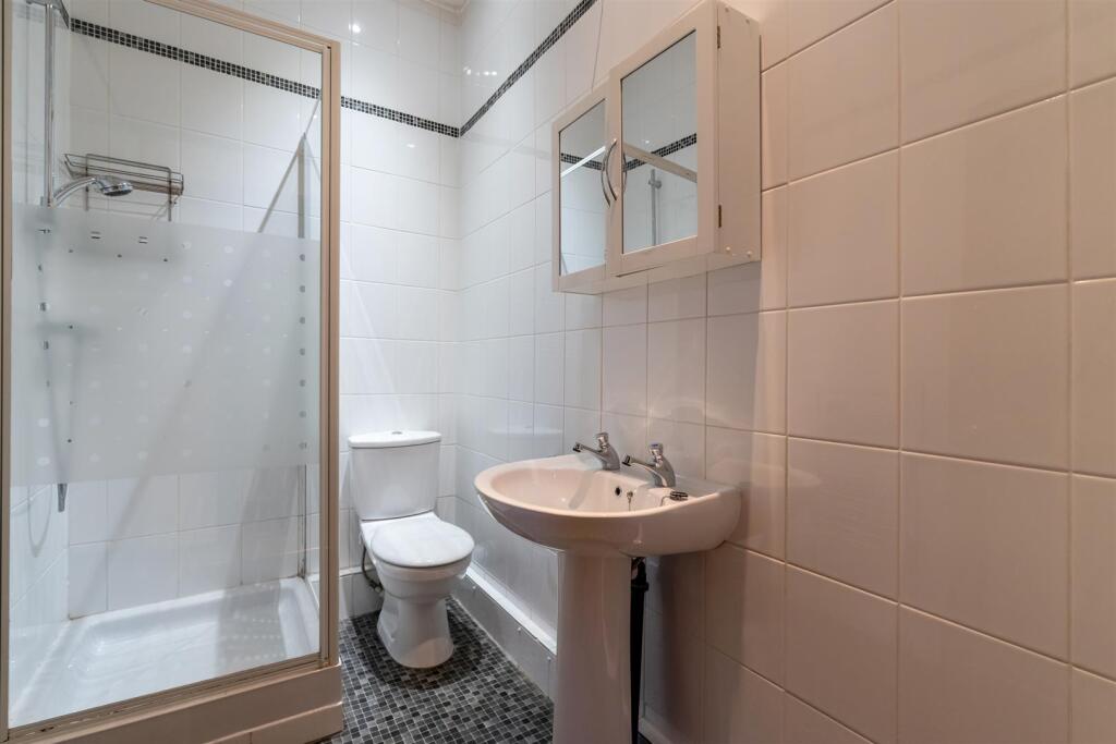 Master En-Suite