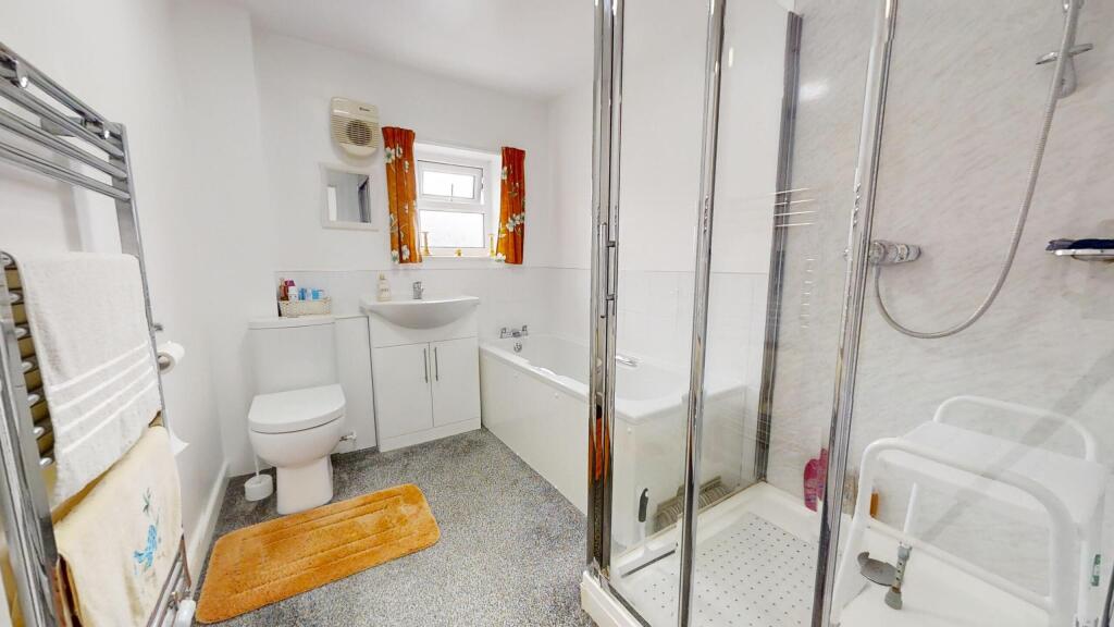 Southwell-Village-Portland-Dorset-UK-Bathroom