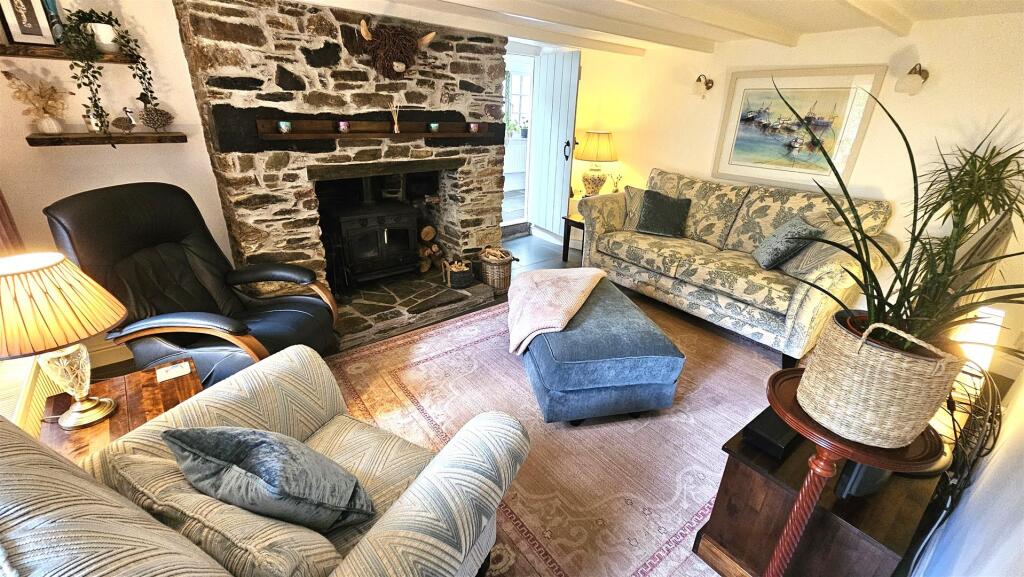 Living Room.jpg