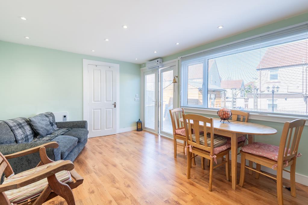 GARDEN ROOM