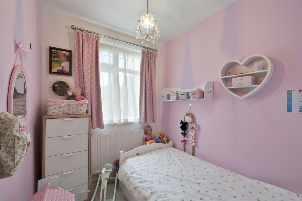 16 Danemead Grove - 2aD8W78fi4DdXE2znlo5.jpg
