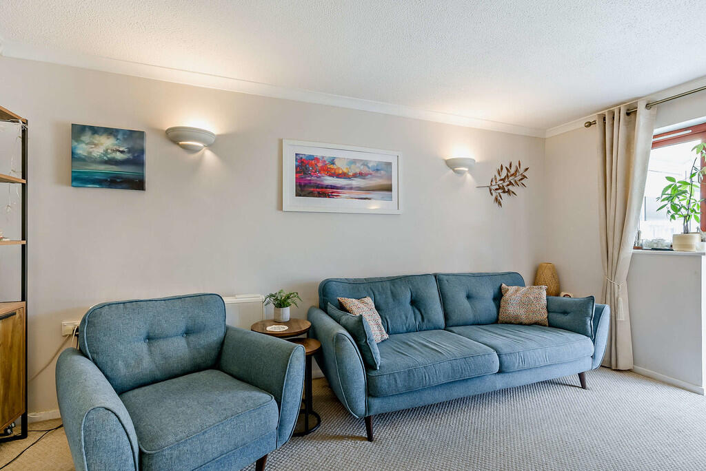 8651916-interior0...