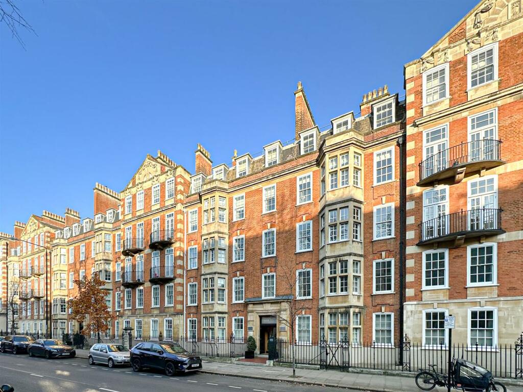 Coleherne Court 190 ext PH-1-2. Low Res.jpg