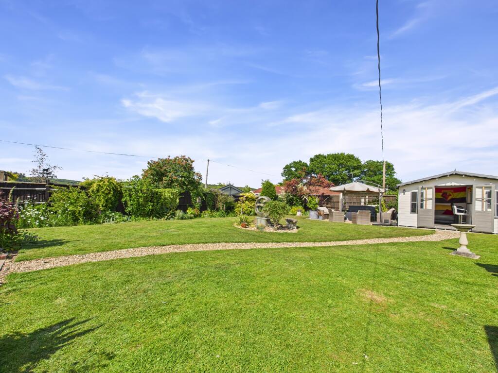 CAM01354G0-PR0520-STILL017