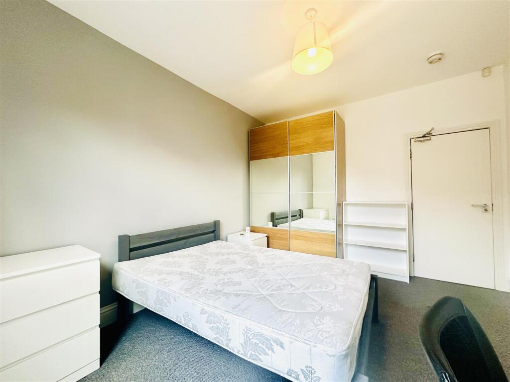 Bedroom 1.jpeg