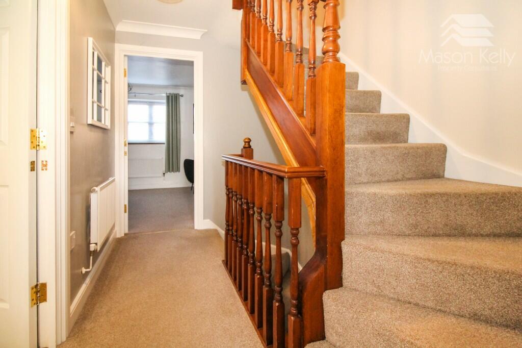 FIRST FLOOR LANDING