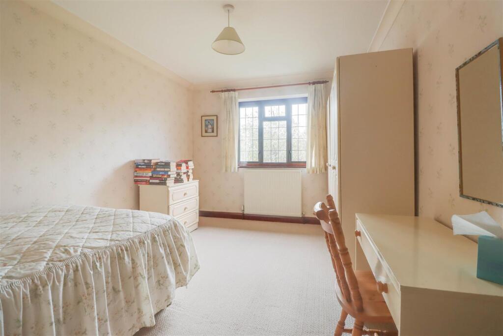 35 RIVERSIDE WALK WICKFORD-12.jpg