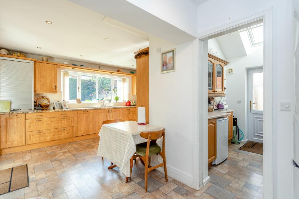 Kitchen / breakfast room