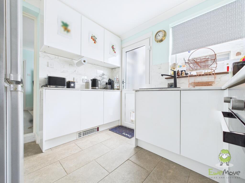 CAM01543G0-PR0134-STILL012