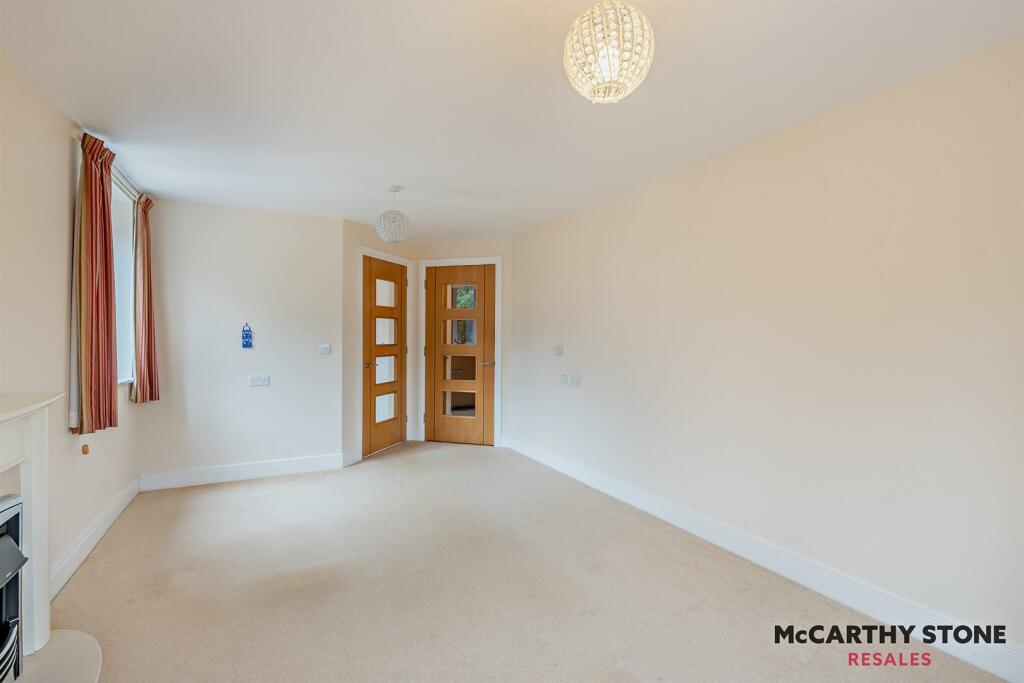 8608138-interior14-800.jpg