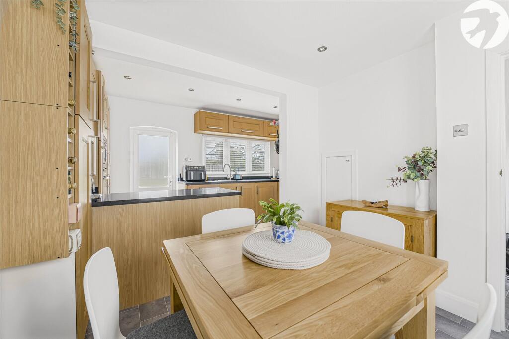 Dining/Kitchen
