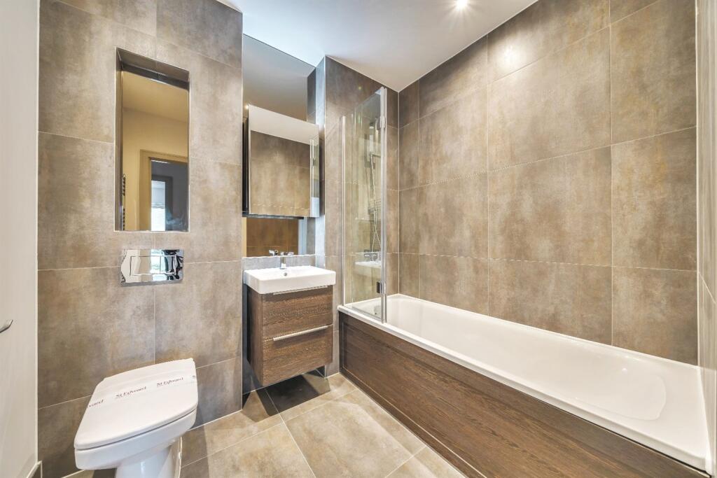 Main Bathroom