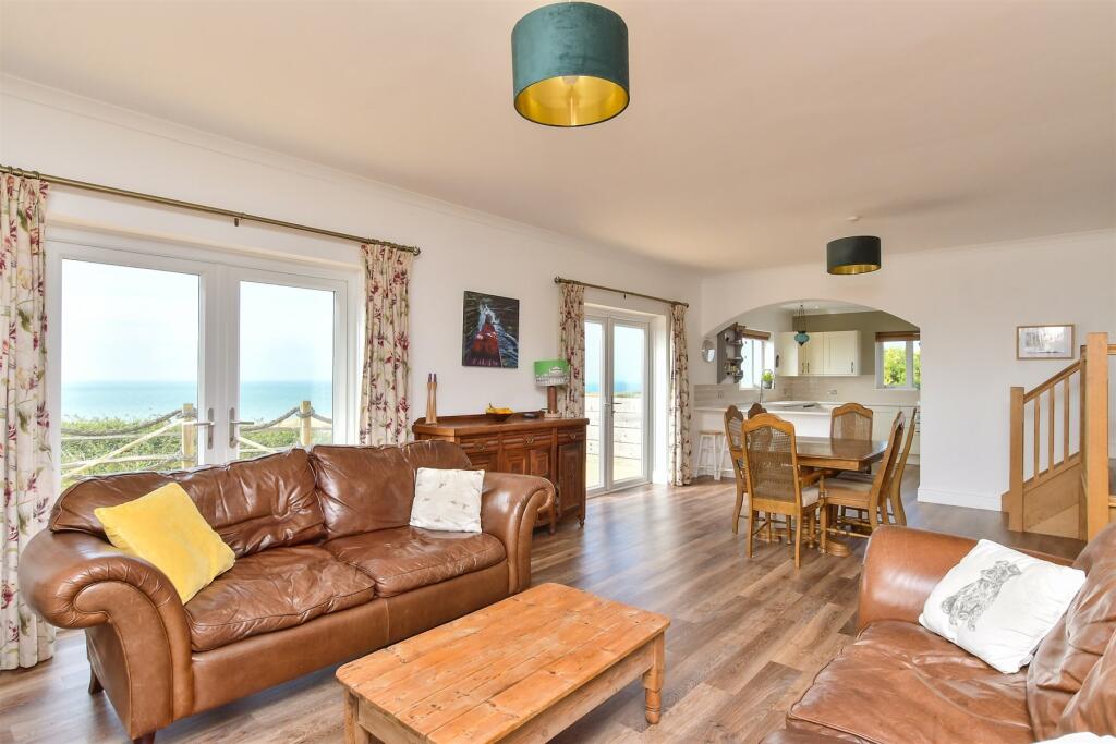Lounge/ Dining Room