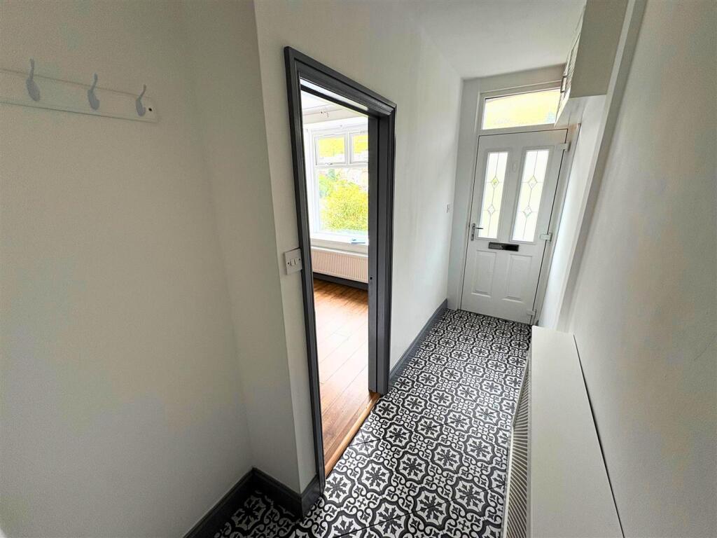 Hallway c (edit).jpg