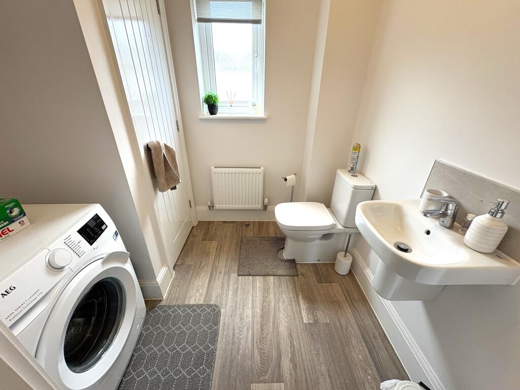 Cloakroom/wc