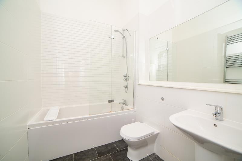 76 Robertson Drive 18 (800x533).jpg