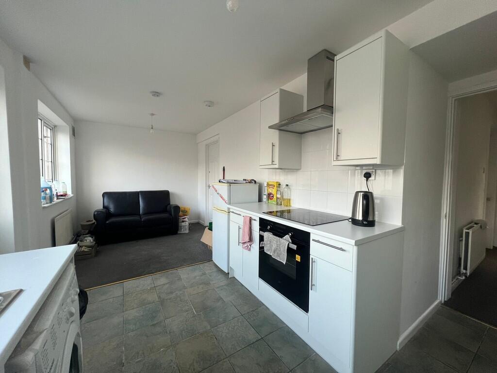 b7d81355-e88c-473...