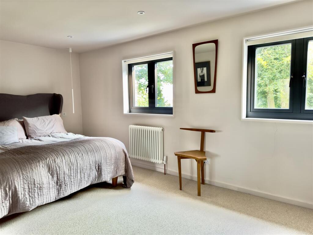 MASTER BEDROOM.jpeg