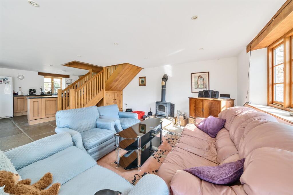 Cottage LR.jpg