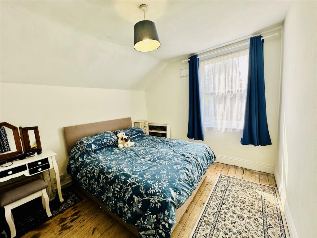 bedroom 3.jpg
