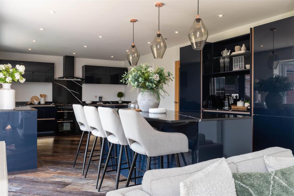 Kitchen/Dining/Family