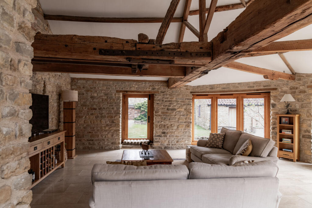 282667 - Ginmill Barn 10.jpg