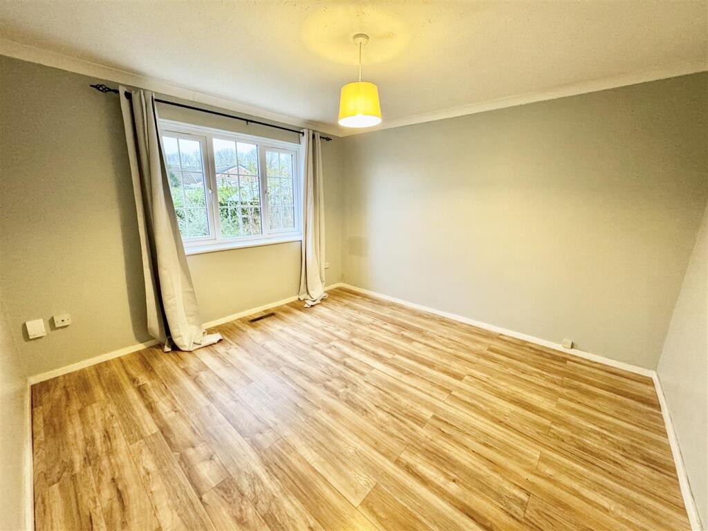 oxford way bedroom 1.jpg