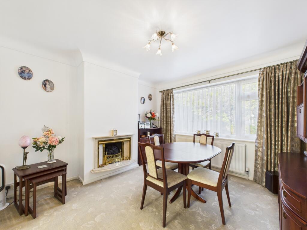 CAM02386G0-PR0145-STILL020