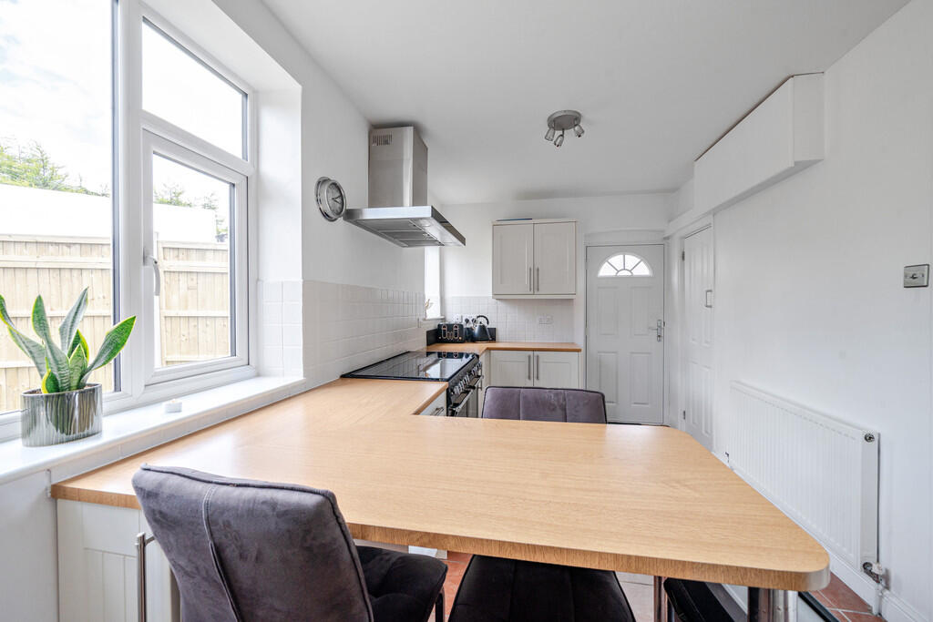 1303830-13-683dcc...