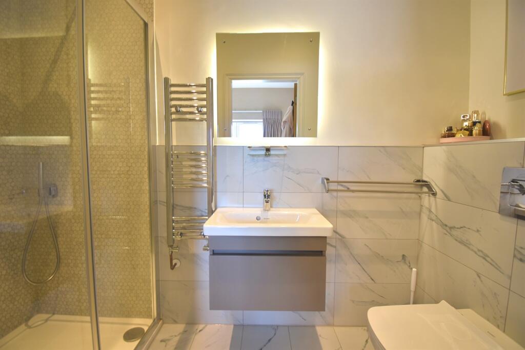 En suite Shower Room