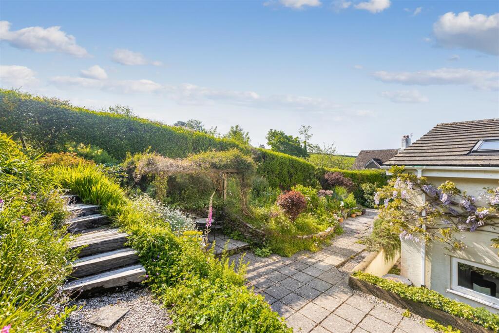 A07 - Ashprington Externals, Greys - 240521.jpg